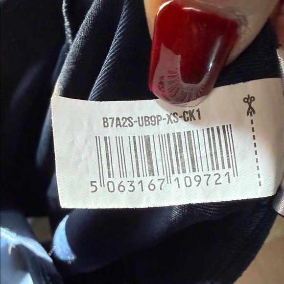 Gymshark women’s EVERYDAY seamless Long Sleeve Crop Top CURRENTLY SOLDOUT! - Picture 7 of 8